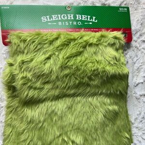 🎄 the GRINCH faux fur table runner